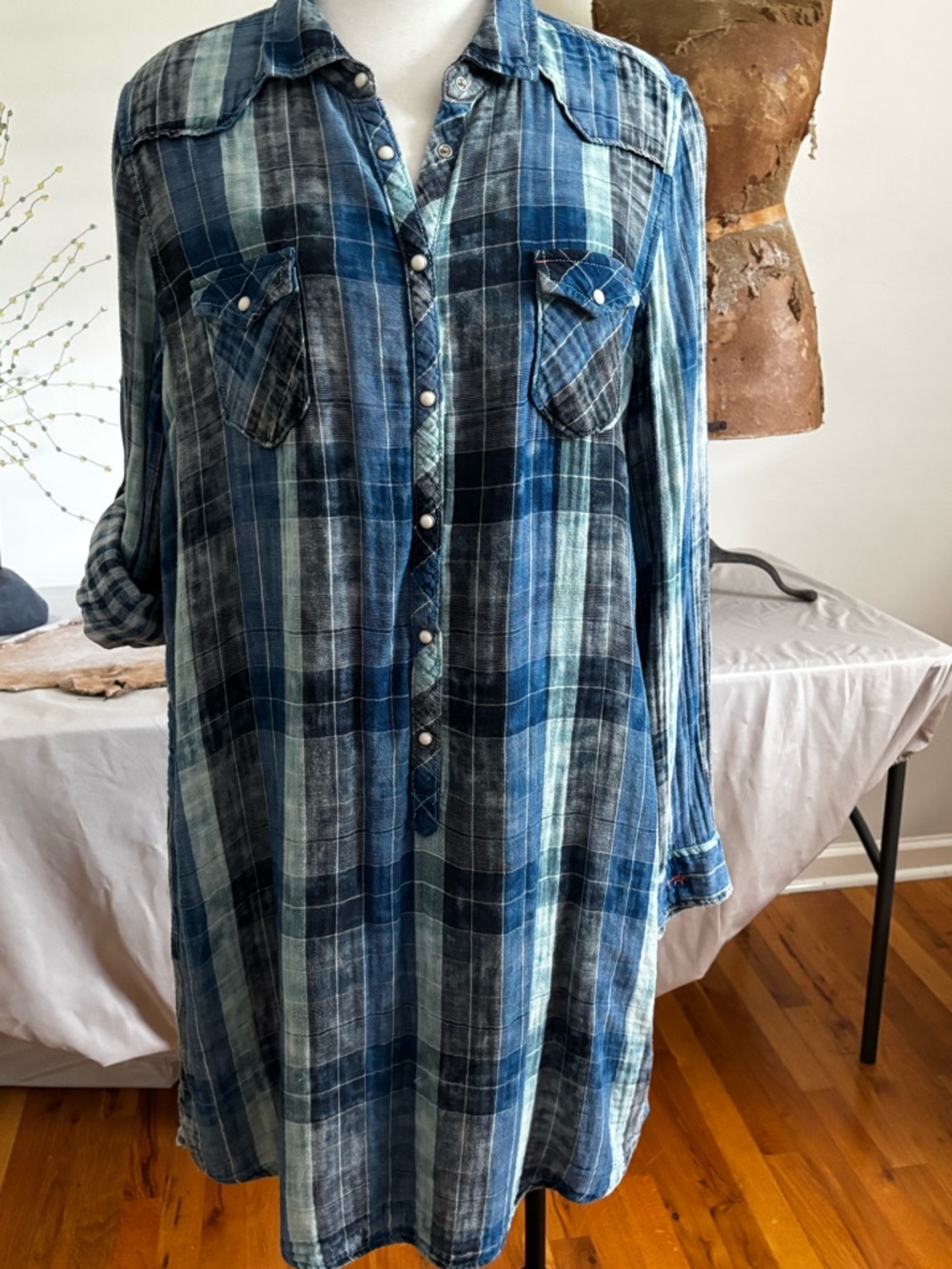 Blue Plaid Long-Sleeve Women's Dress Shirt